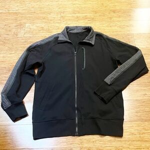 Lululemon Black Full Zip Jacket w/ pockets and gray stripe detail. Men's Large